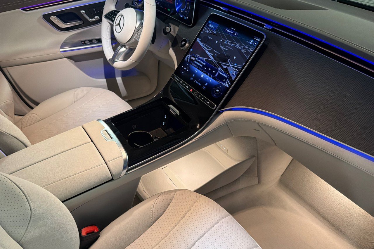 New 2027 Black Mercedes-Benz EQE 320 4MATIC® SUV image 14