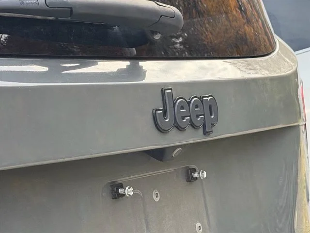 Used 2021 Gray Jeep Trailhawk image 12
