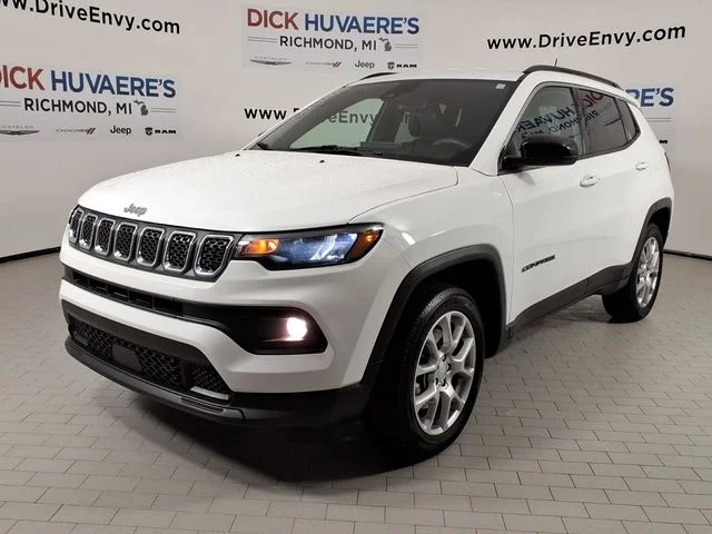 2023 Jeep Compass Latitude Lux