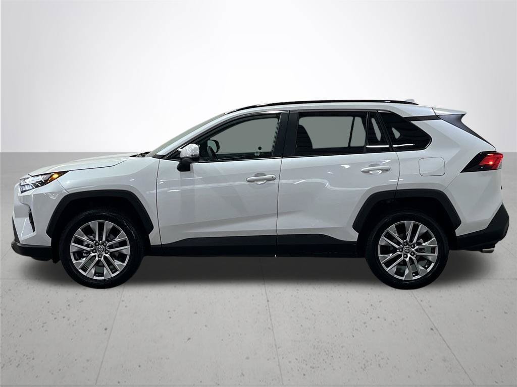 Used 2023 Beige Toyota XLE Premium image 15