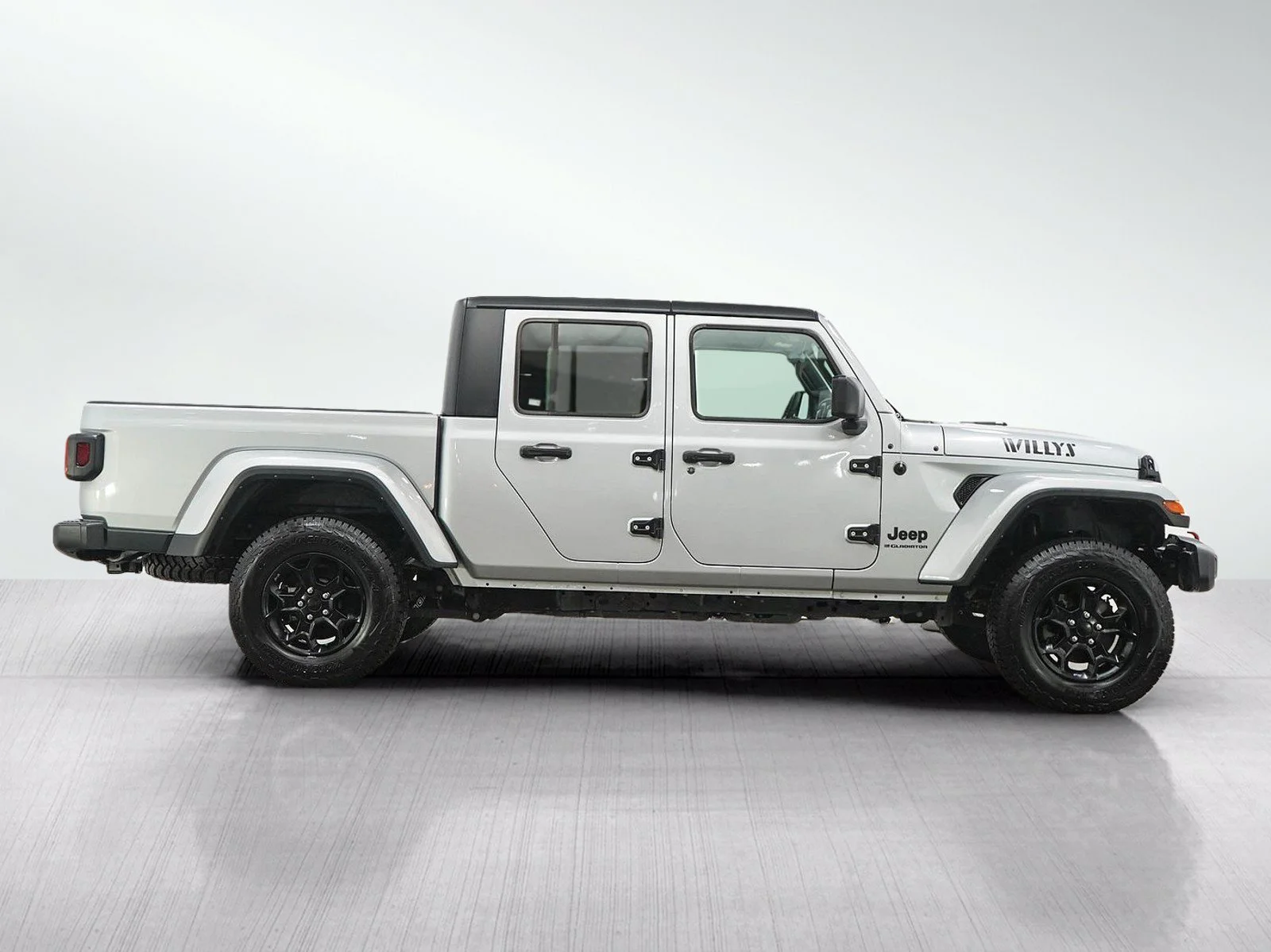 Used 2023 Silver Zynith Clearcoat Jeep Willys image 6