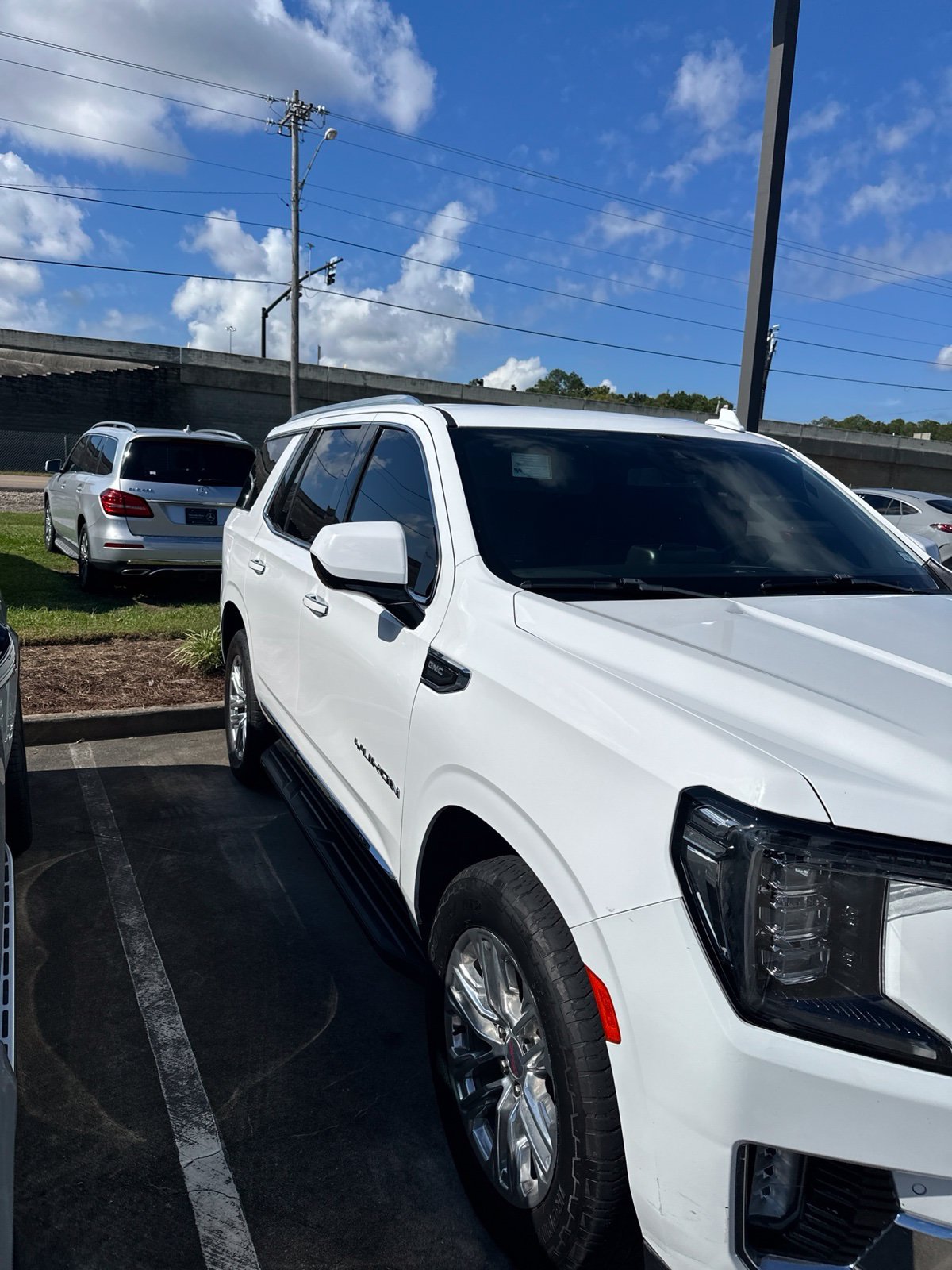 Used 2021 White GMC SLT image 3