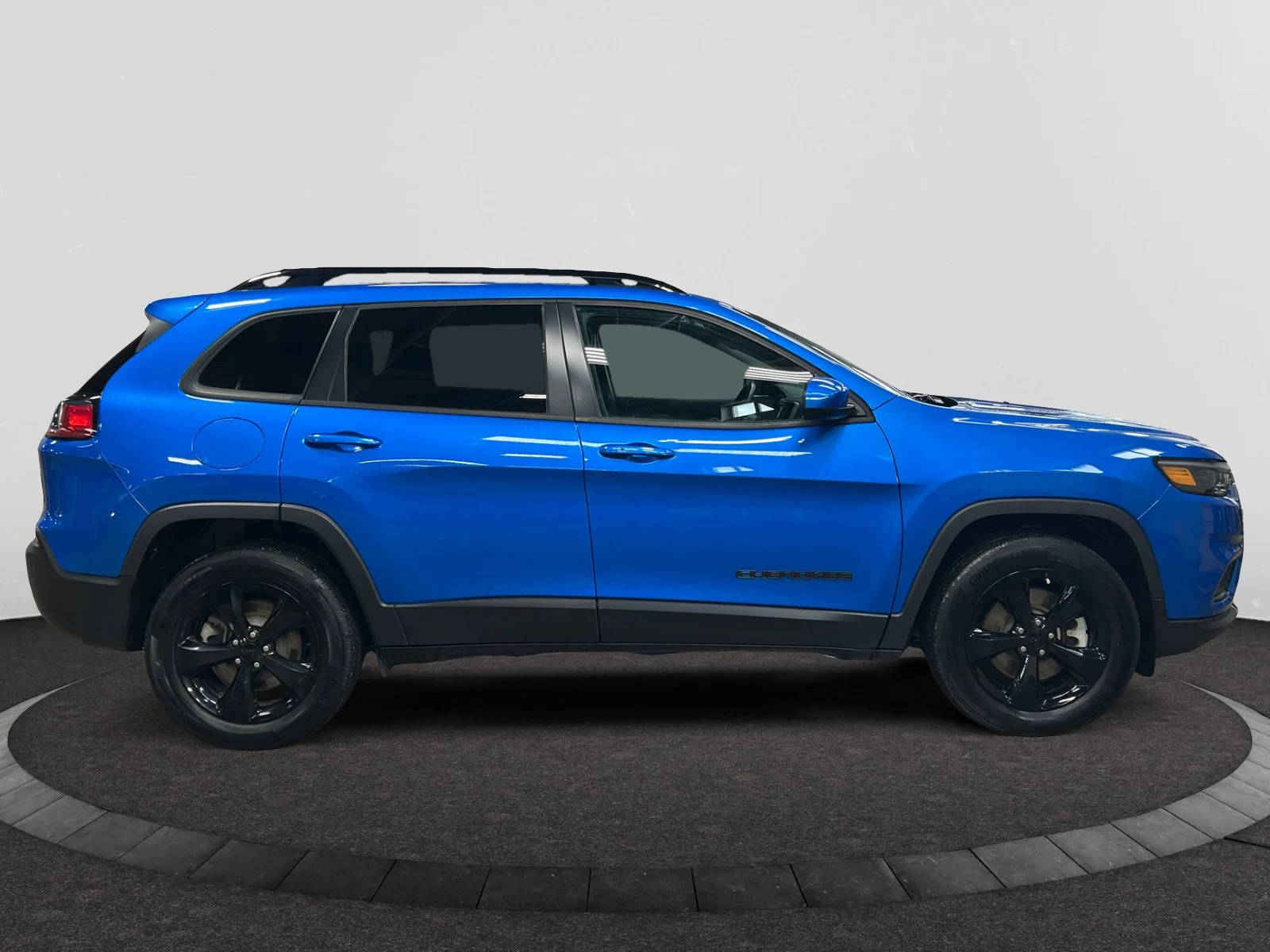 Used 2021 Hydro Blue Pearl Jeep ALTITUDE LEATHER ROOF LOW KMS image 6