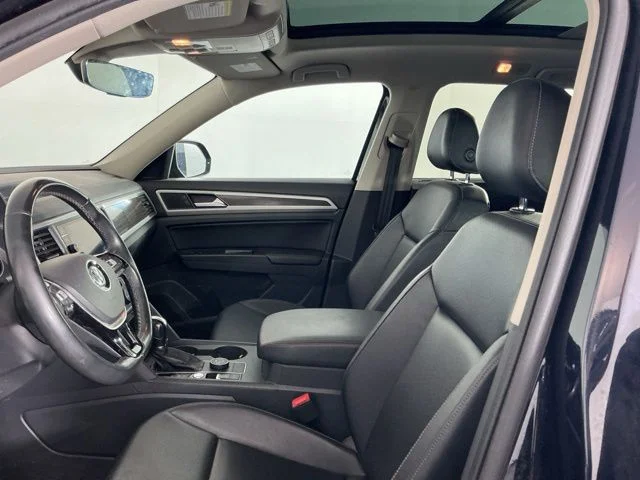 Used 2019 Black Volkswagen 3.6L V6 SE image 7