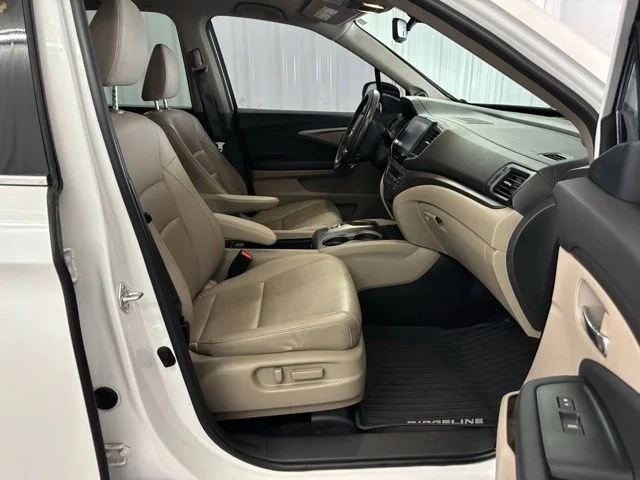 Used 2023 White Honda RTL-E image 30