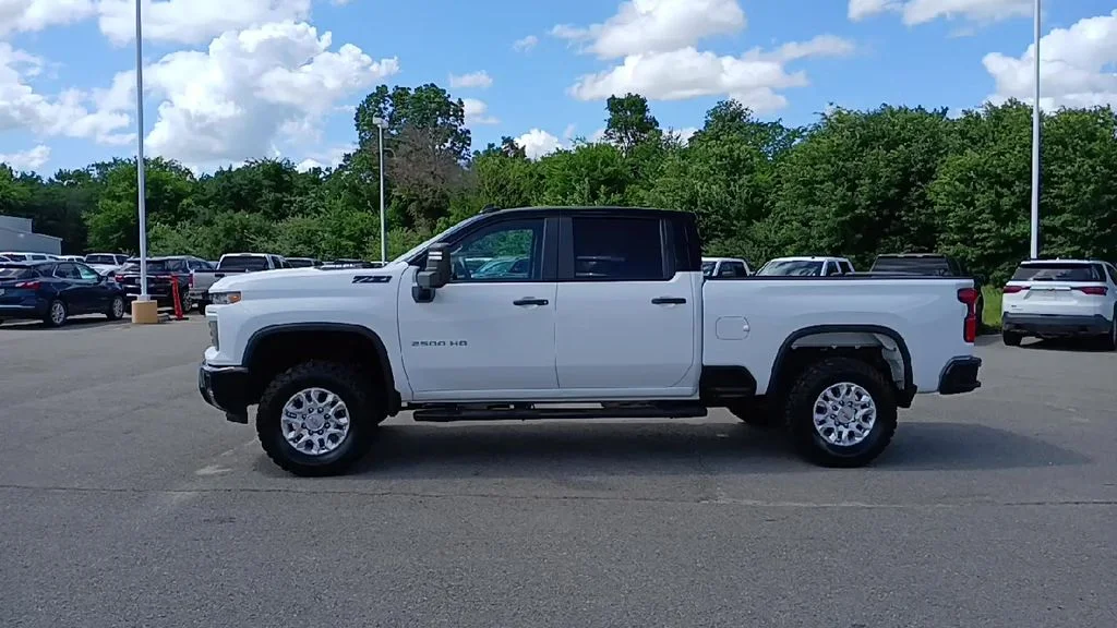 Used 2024 White Chevrolet Custom image 5