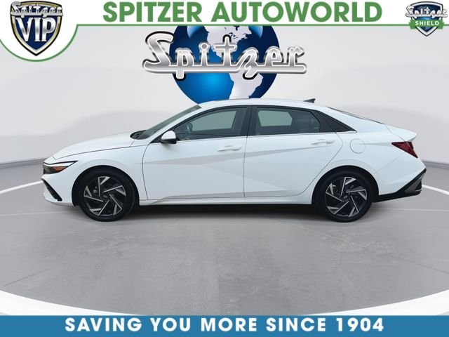 Used 2025 White Hyundai Limited image 6