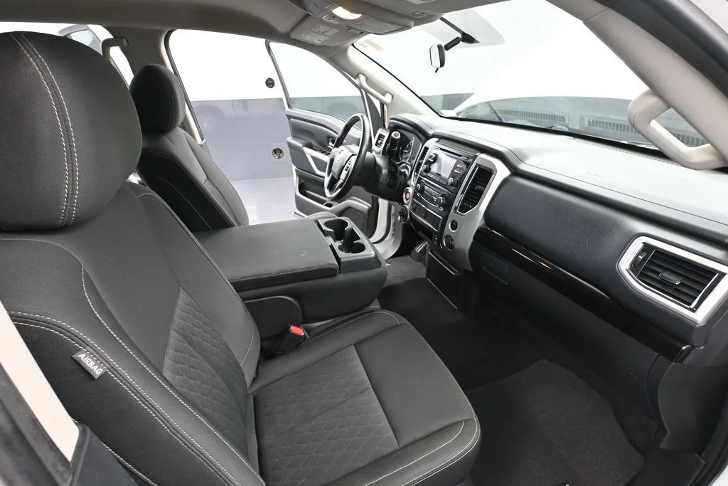 Used 2018 White Nissan SV image 42