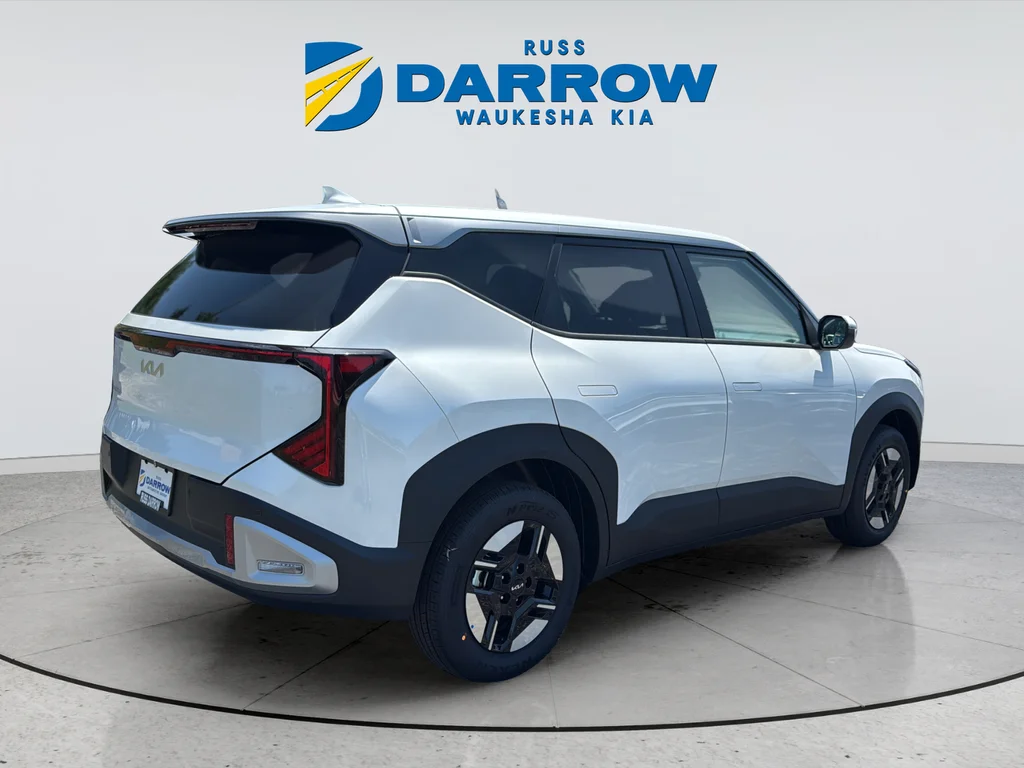 New 2027 Snow White Pearl Kia LX image 5
