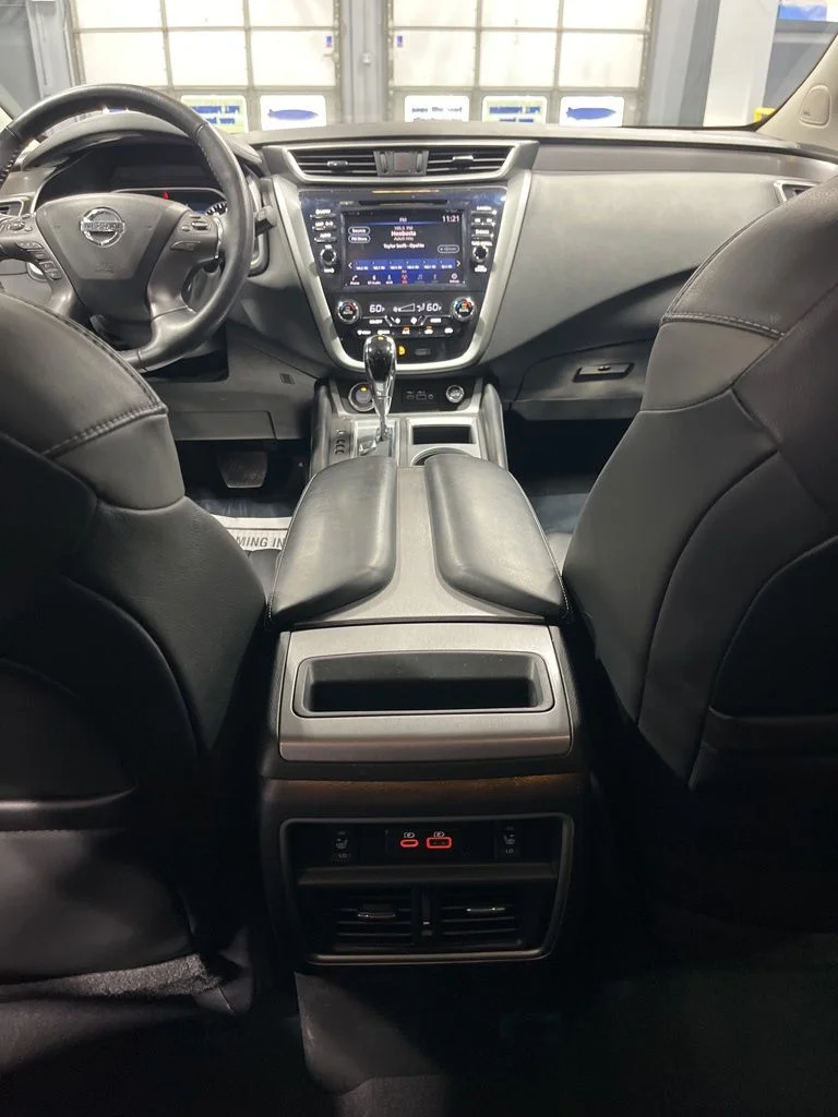 Used 2020 Super Black Metallic Nissan SL image 30