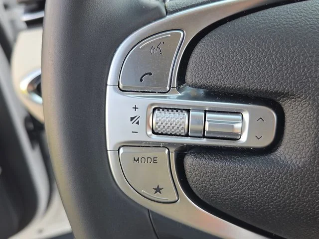 Used 2025 White Genesis 2.5T image 23
