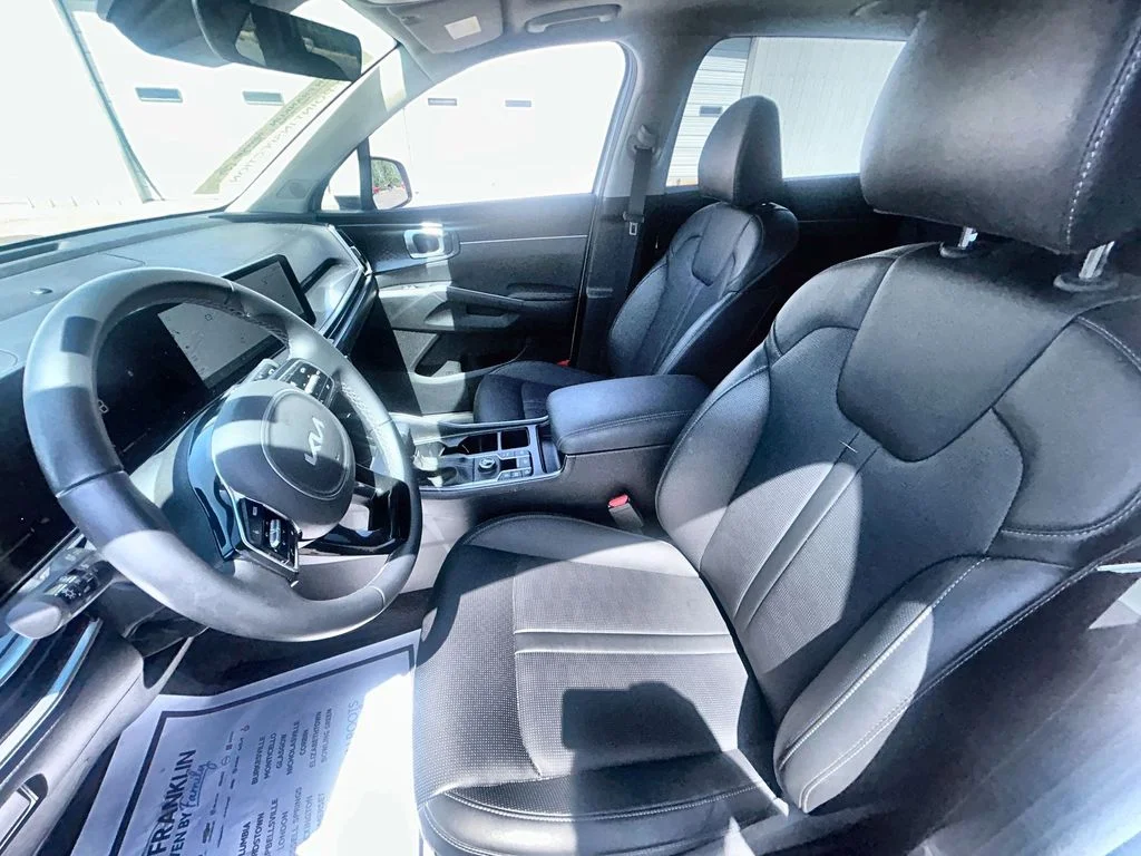 Used 2025 White Kia EX image 15