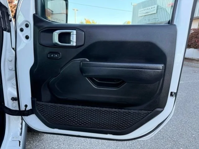 Used 2025 Bright White Clearcoat Jeep Rubicon image 12