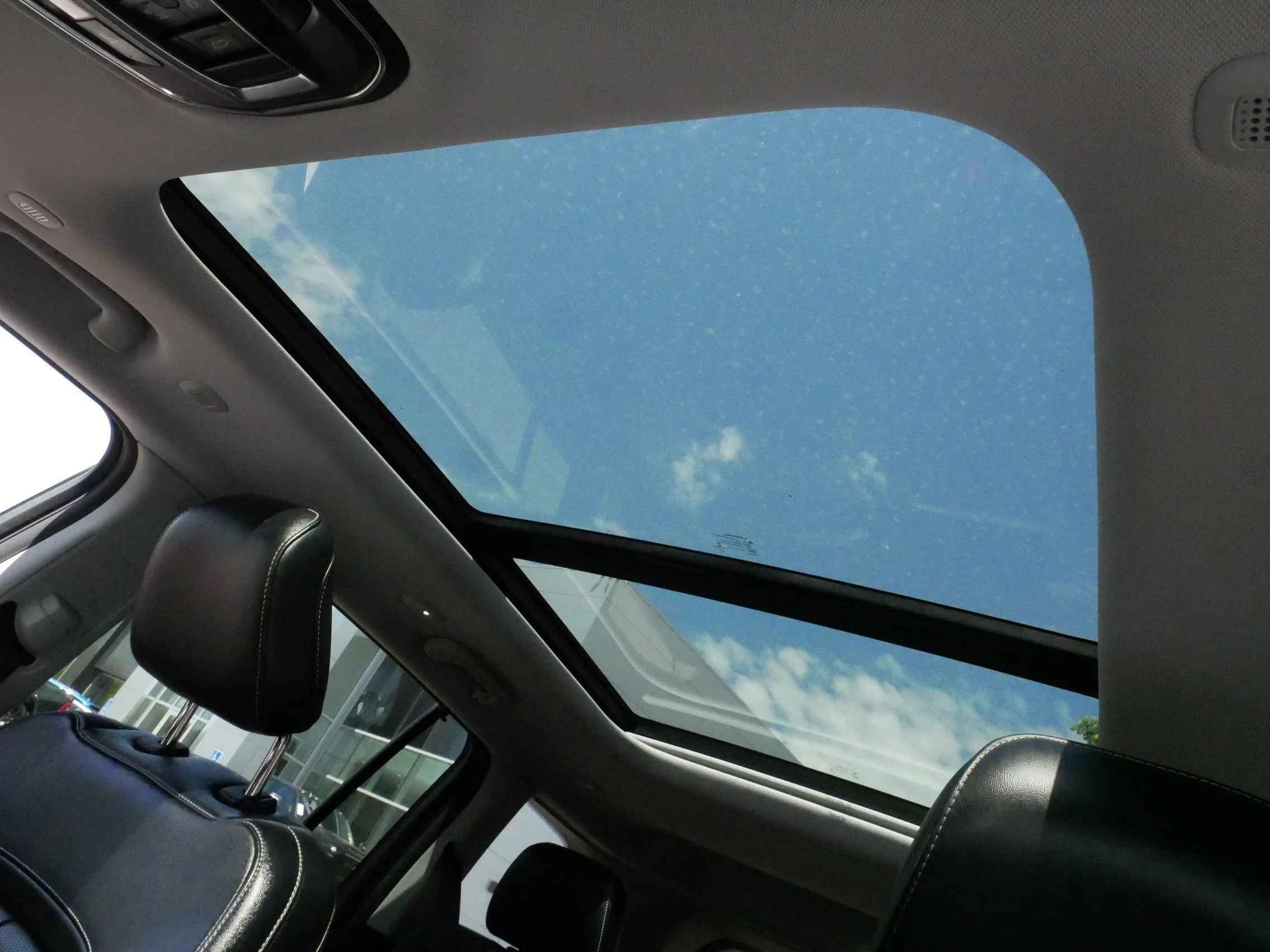 Used 2022 Bright White Clearcoat Jeep  image 38