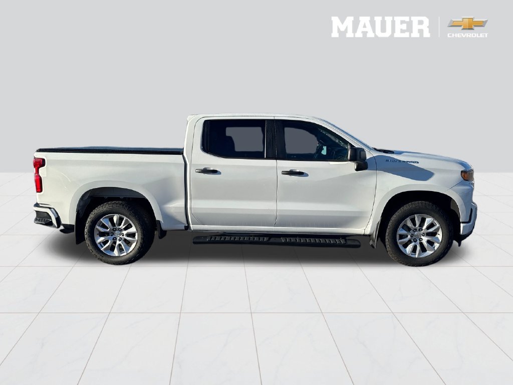 Certified Used 2022 SUMMIT WHITE Chevrolet Custom image 7