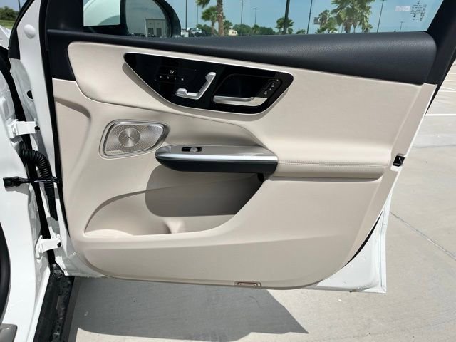 New 2026 Polar White Mercedes-Benz GLC 300 image 51