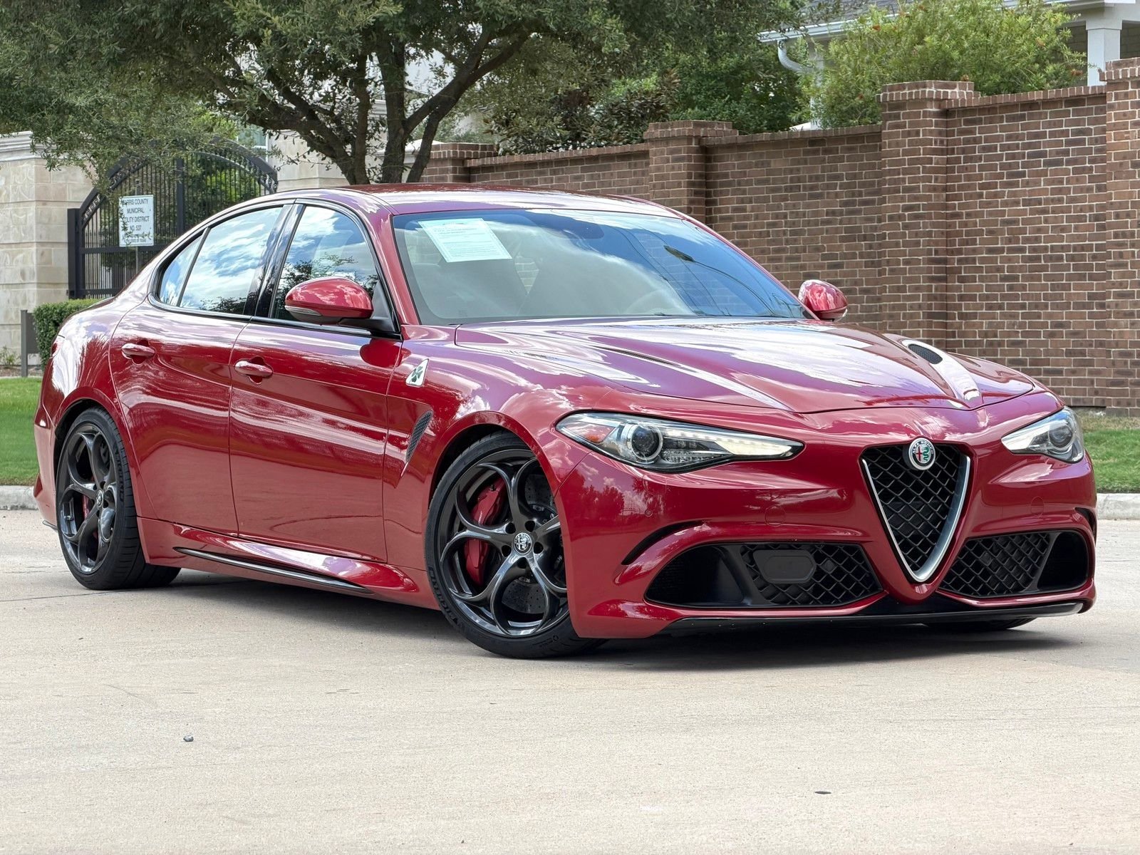 Used 2017  Alfa Romeo Quadrifoglio image 1