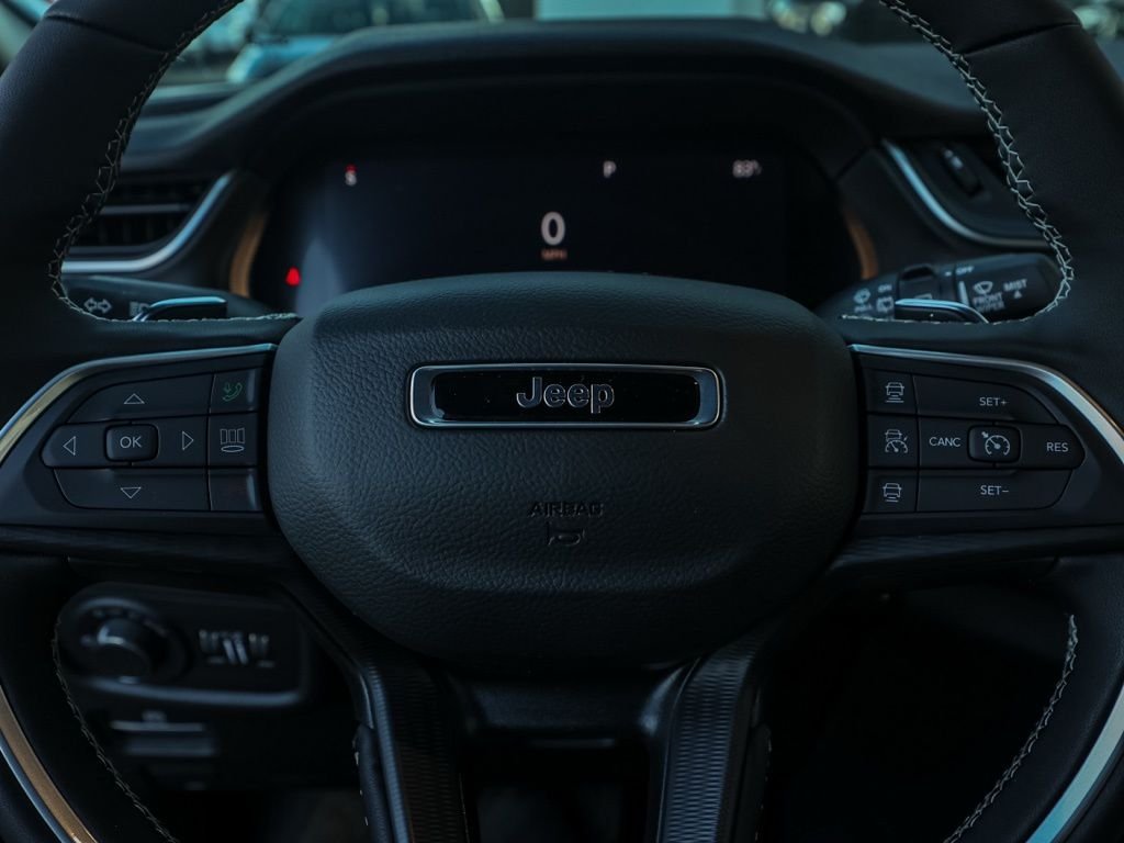 New 2026 Baltic Gray Metallic Clear-Coat Exterior Paint Jeep Laredo image 24