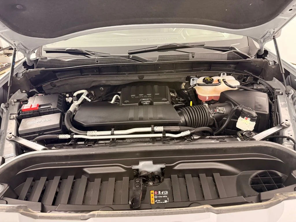 Used 2024 Gray GMC Elevation image 31