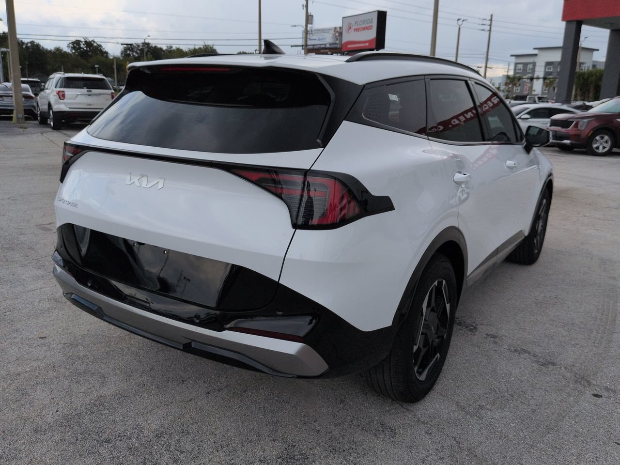 New 2026 Glacial White Pearl Kia SX image 4