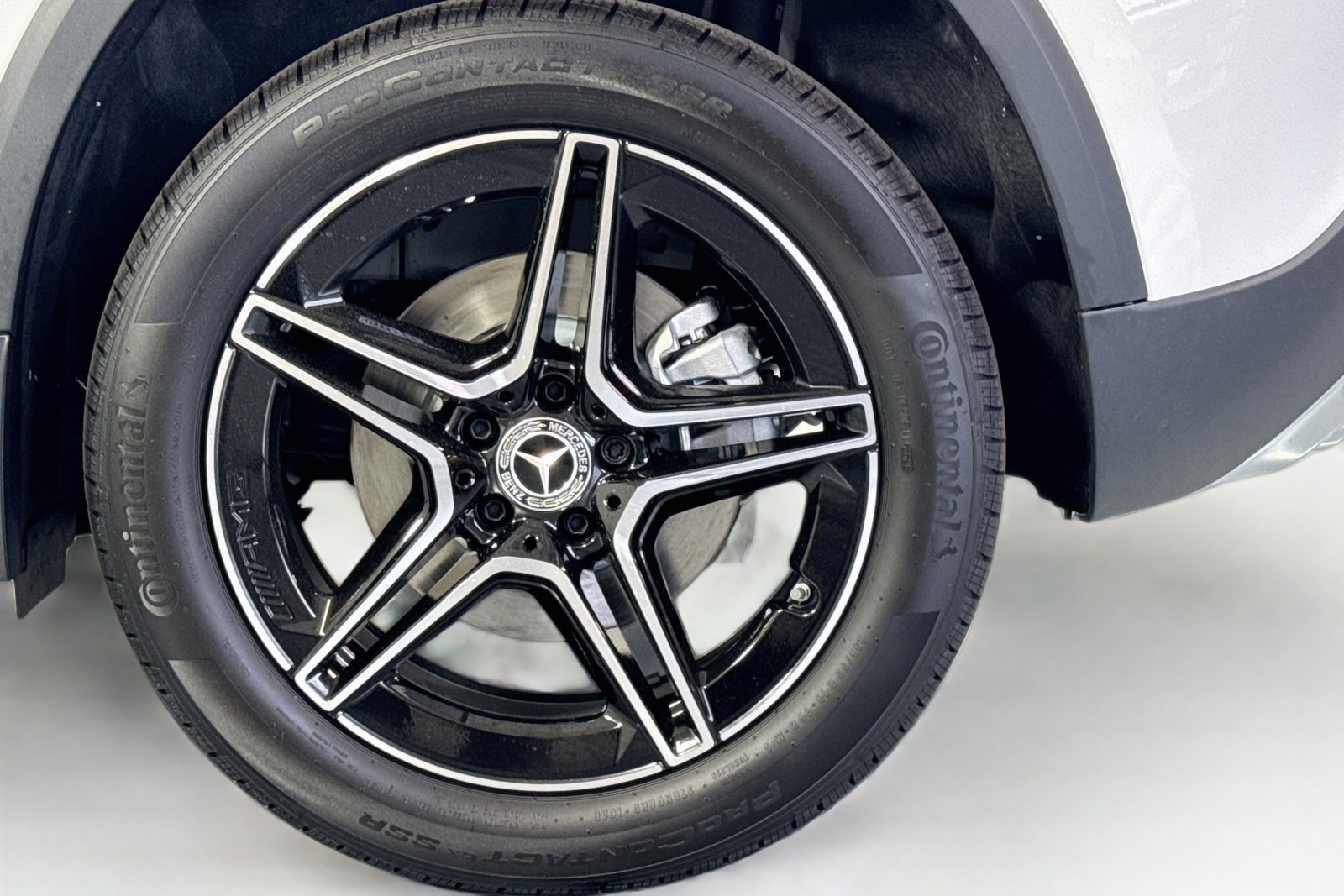 New 2026 Polar White Mercedes-Benz GLA 250 image 29