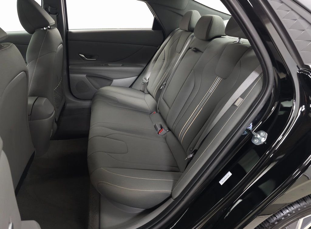 2025 Hyundai Elantra SEL - Photo 33