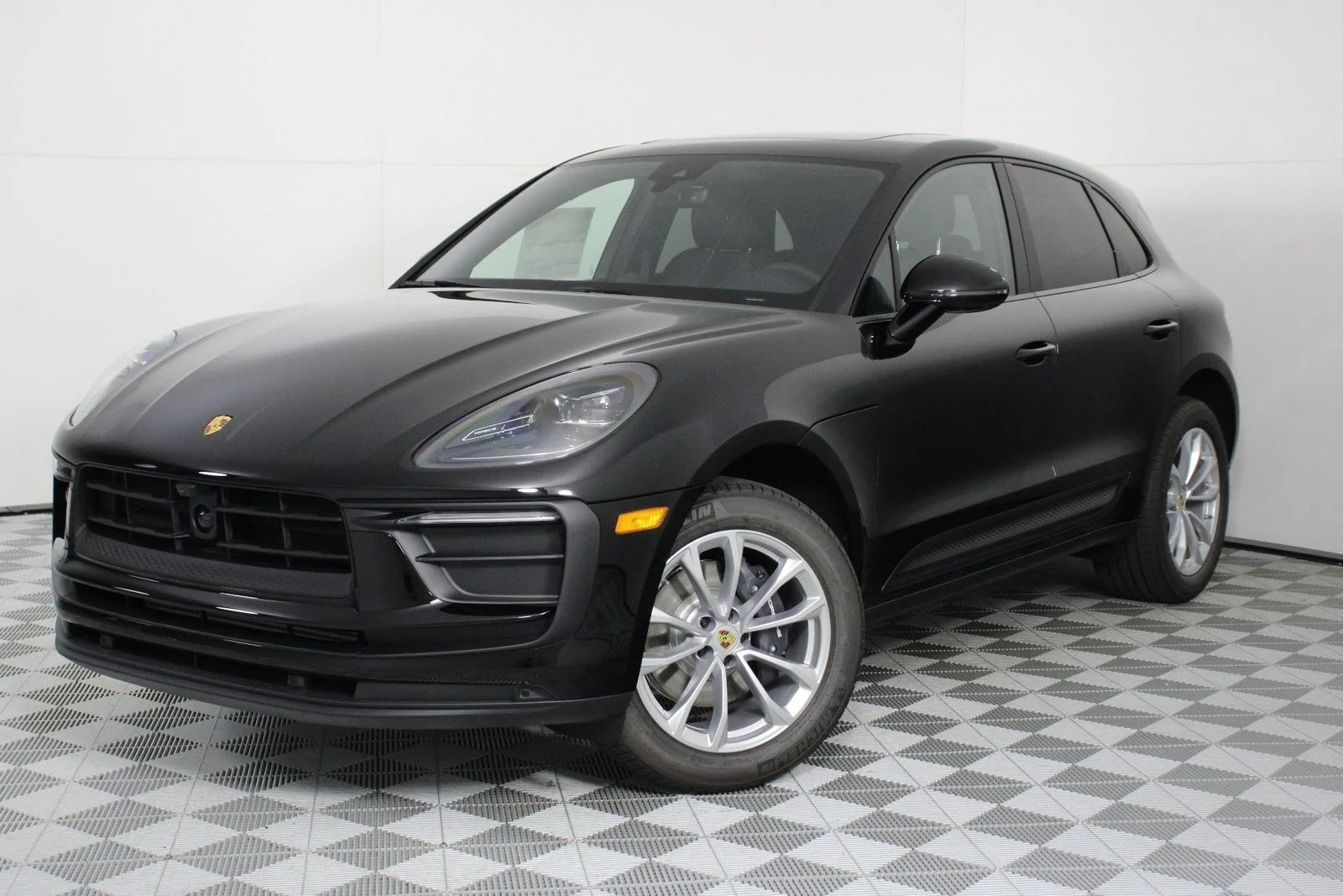 New 2026 Porsche Macan AWD 4D Sport Utility