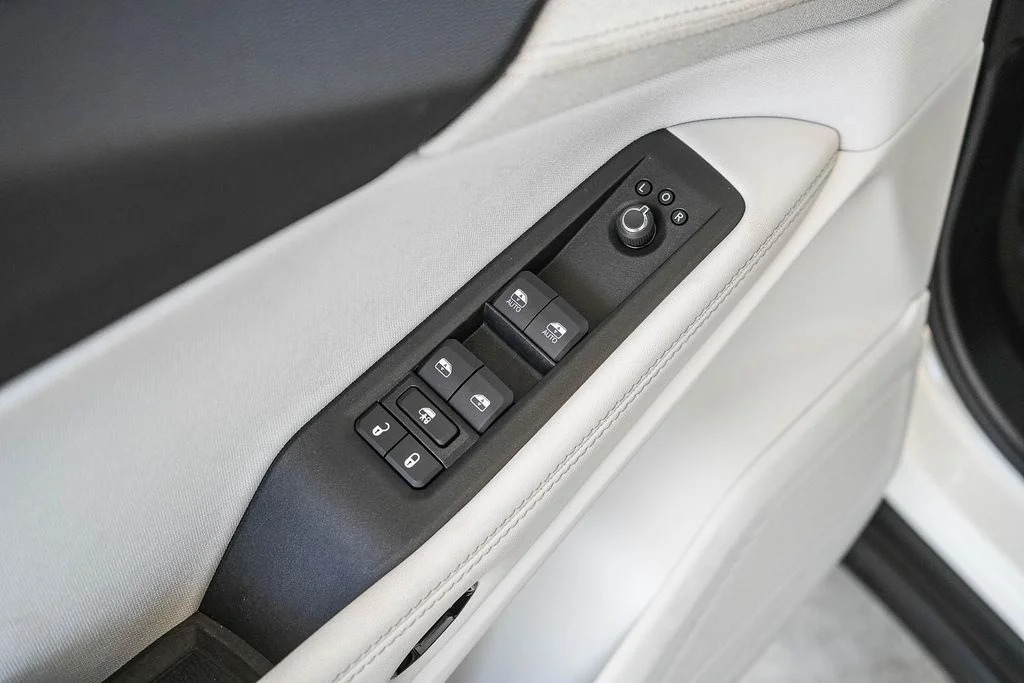 New 2026 Bright White Clearcoat Jeep Laredo image 19