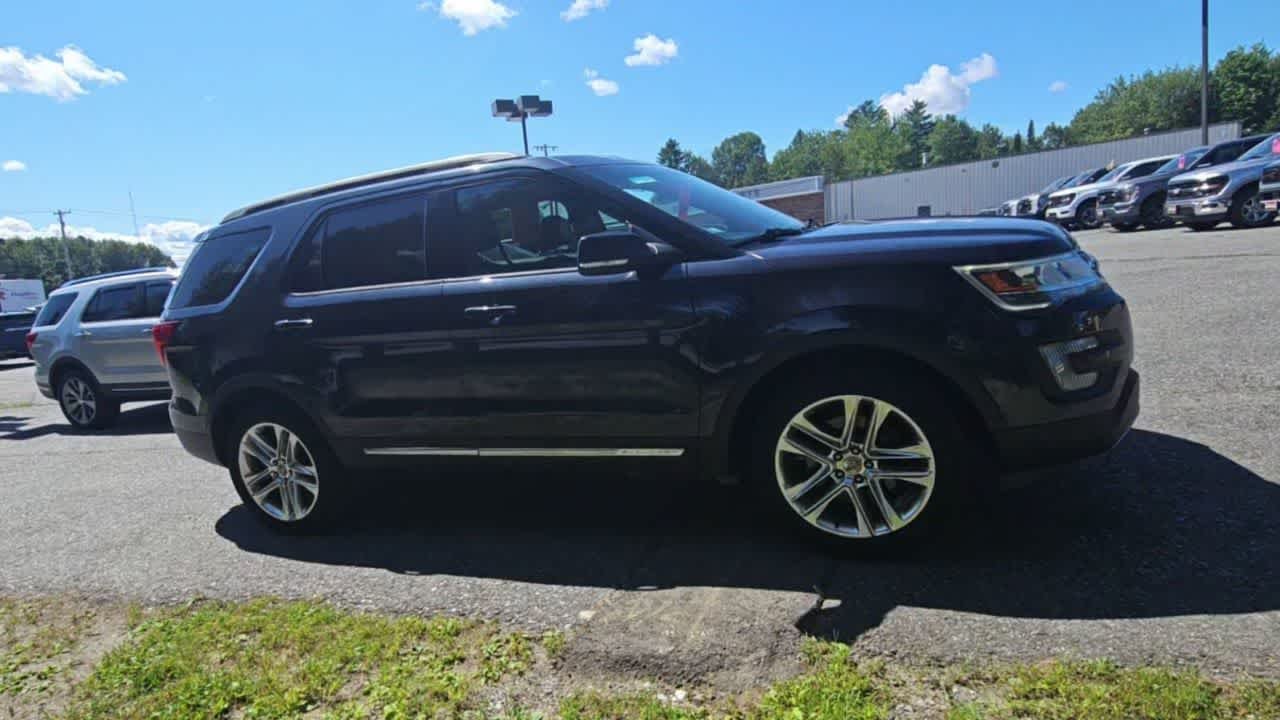 Used 2017 Smoked Quartz Metallic Tinted Clearcoat Ford XLT image 10