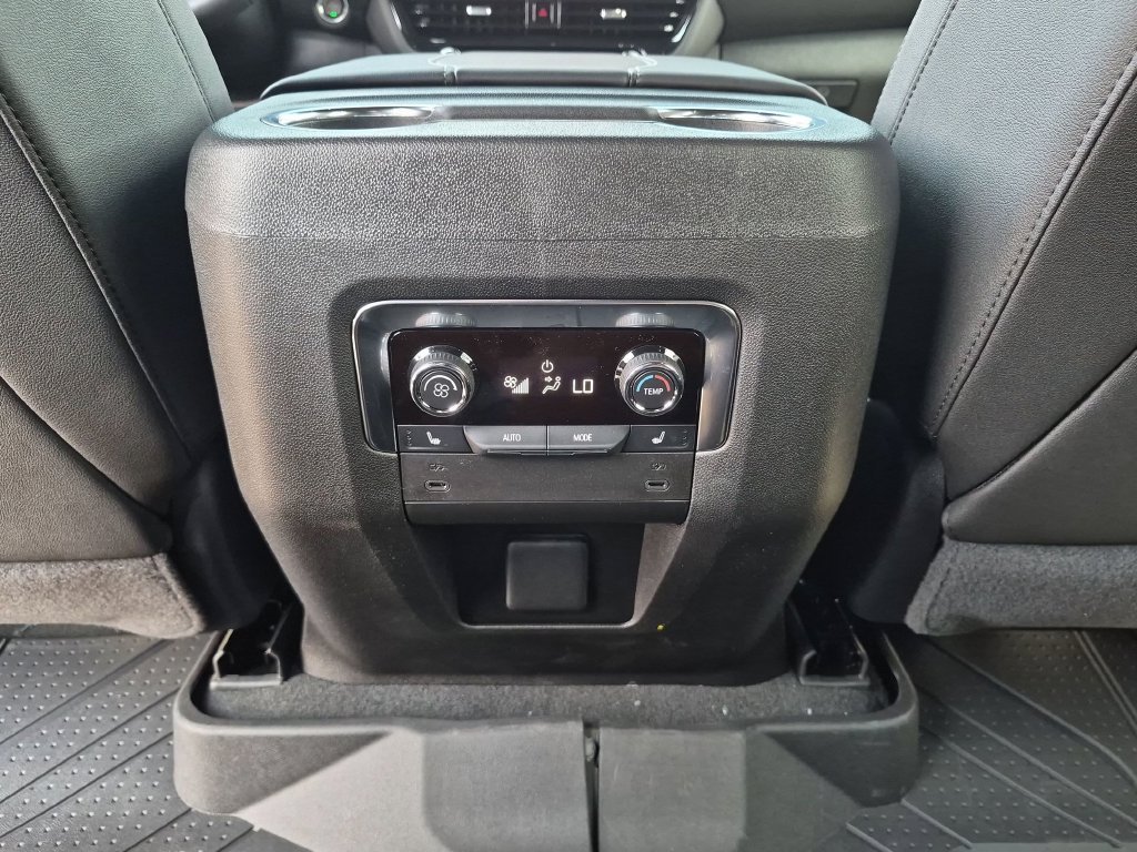 2026 Chevrolet Suburban LT - Photo 38