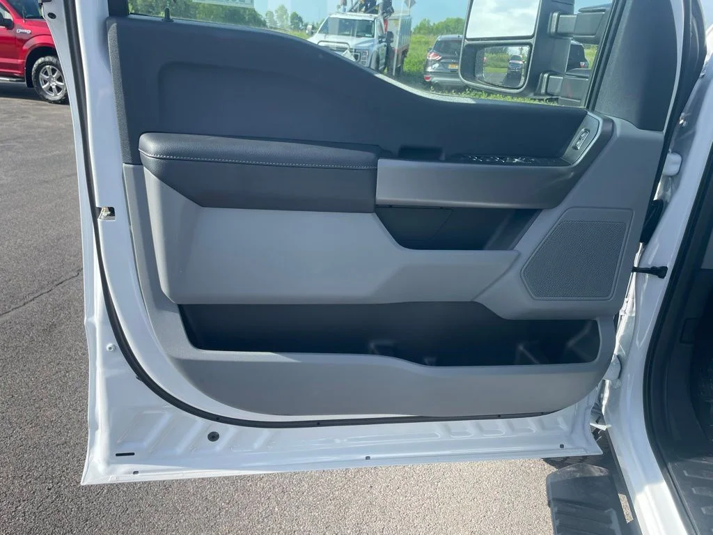 New 2026 Oxford White Ford F-350® XL image 13
