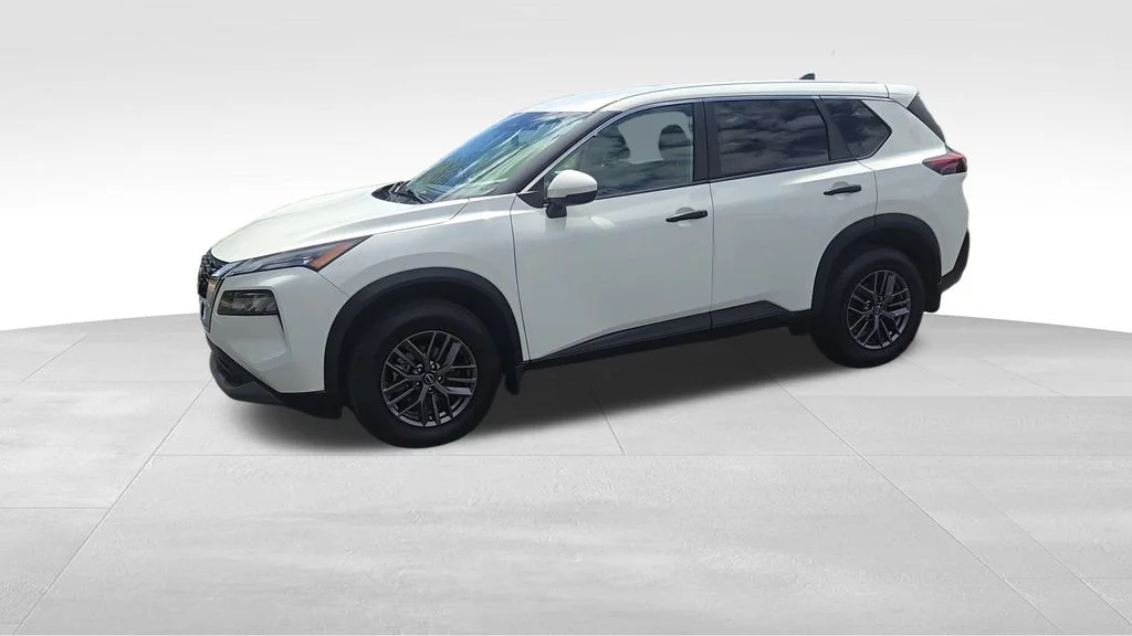 Used 2023 White Nissan S image 4