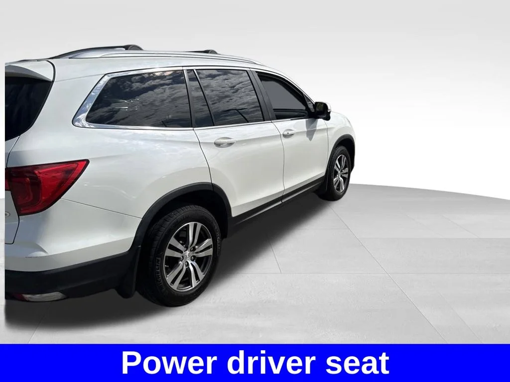 Used 2016  Honda EX image 7