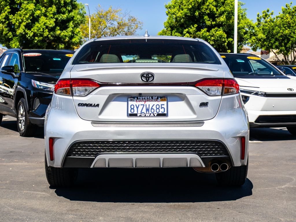 Used 2022 Silver Toyota SE image 9