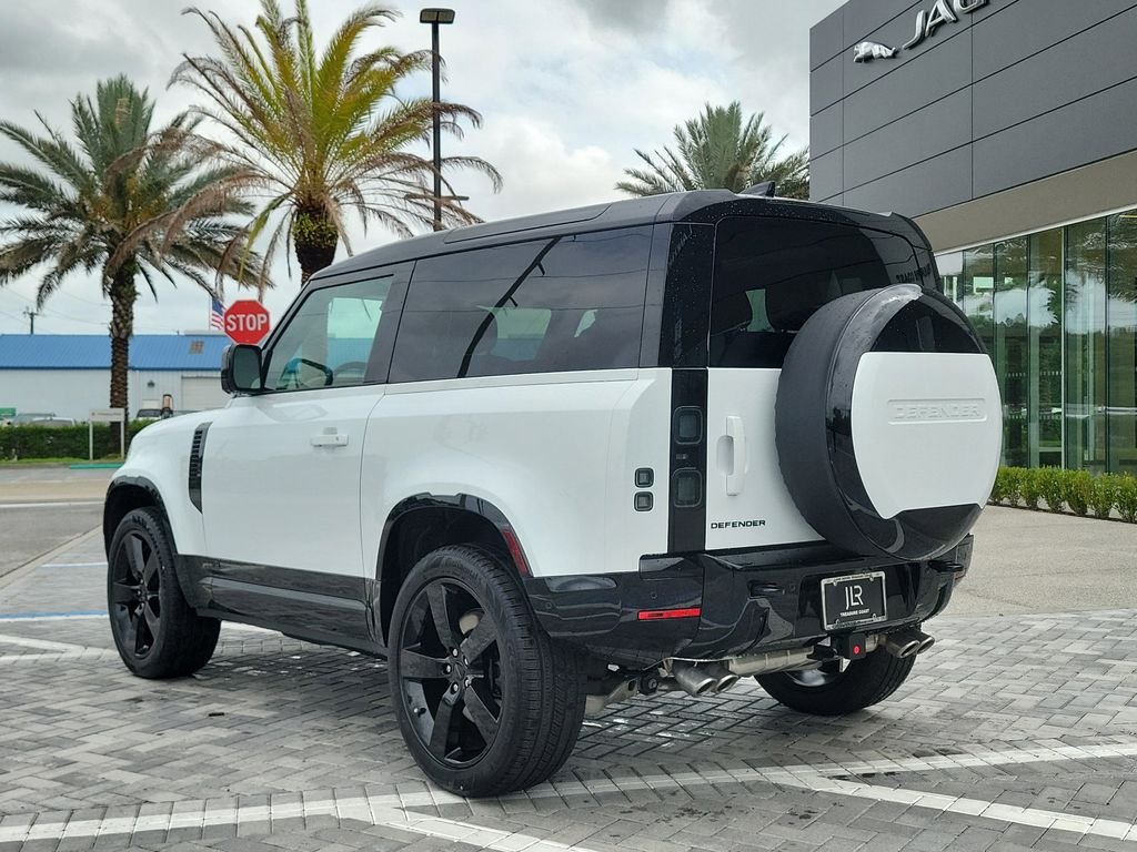 New 2026 Fuji White Land Rover V8 image 3