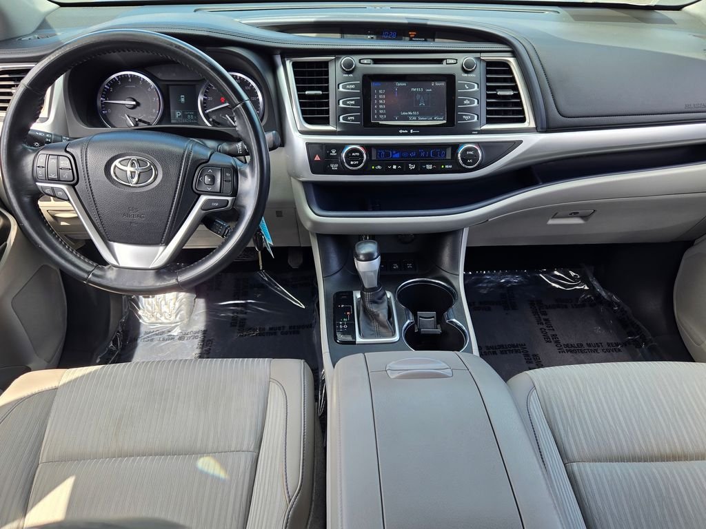 2015 Toyota Highlander LE Plus - Photo 28