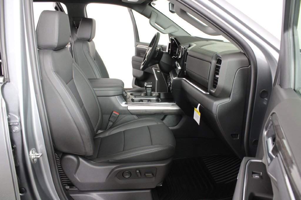 2026 Chevrolet Silverado 1500 LTZ - Photo 18