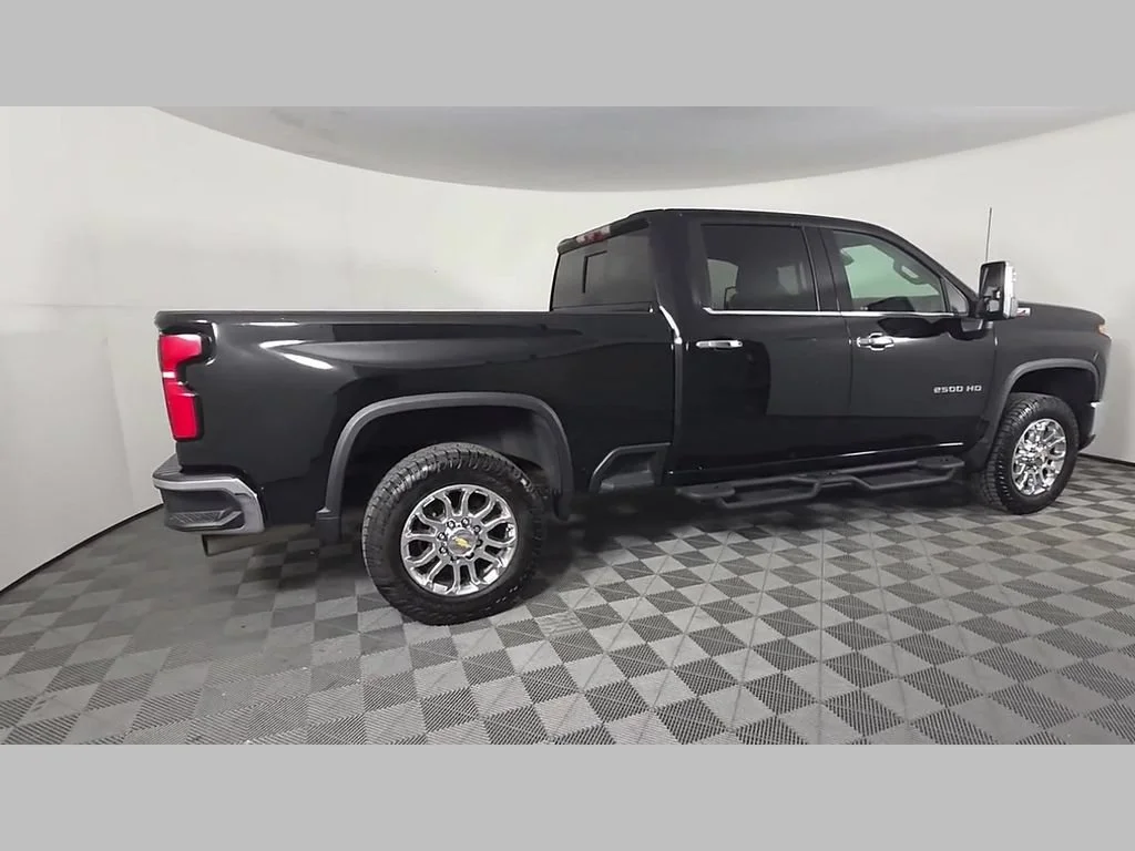 Used 2025 Black Chevrolet LTZ image 41