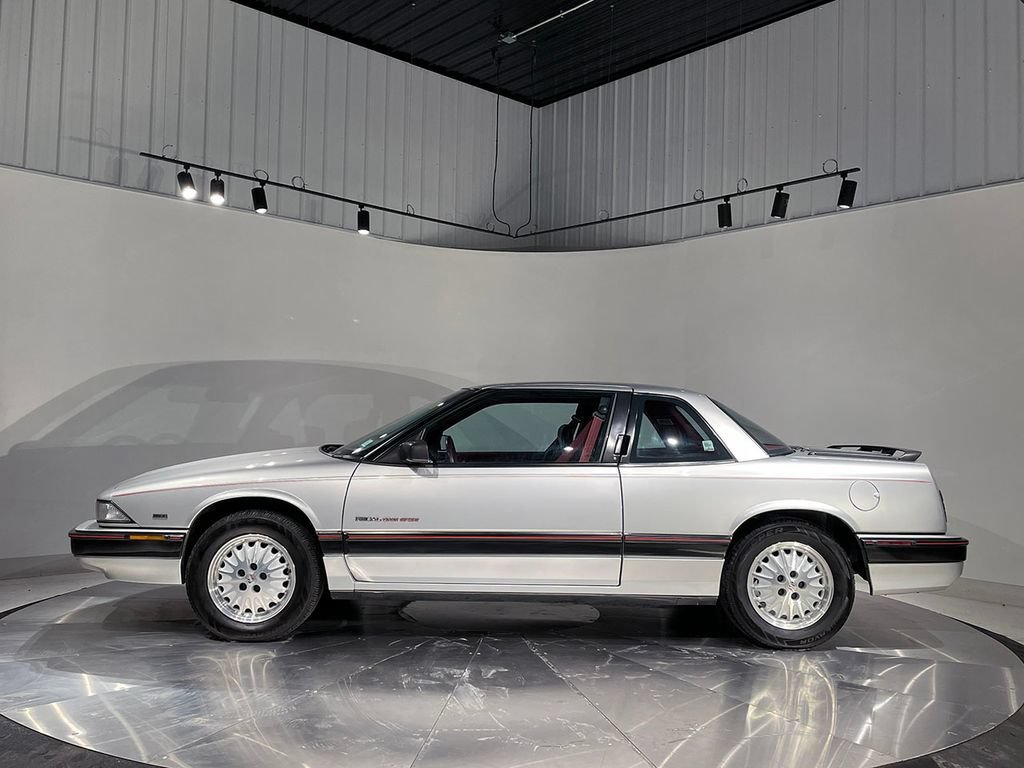 Used 1991  Buick Custom image 9