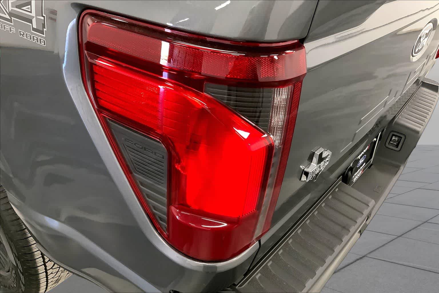 New 2026 Carbonized Gray Metallic Ford XLT image 14