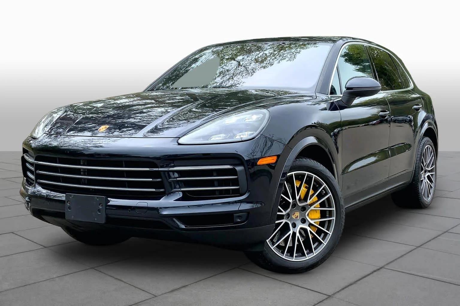 2022 Porsche Cayenne Platinum Edition's photo