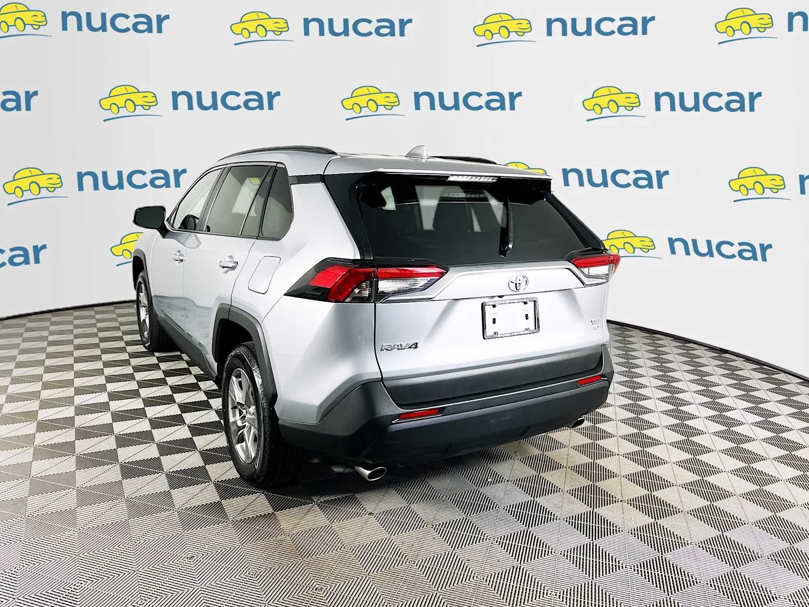Used 2025 Silver Sky Metallic Toyota XLE image 5