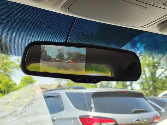 Used 2018 White Kia Base image 19