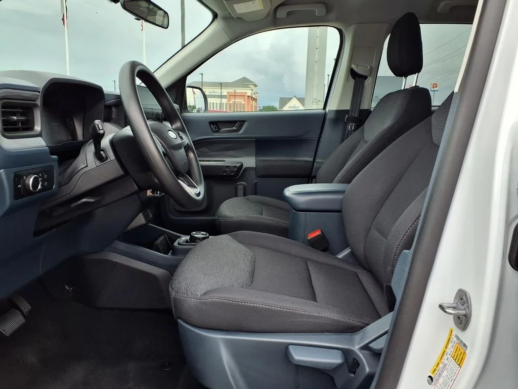 Used 2025 White Ford XL image 4