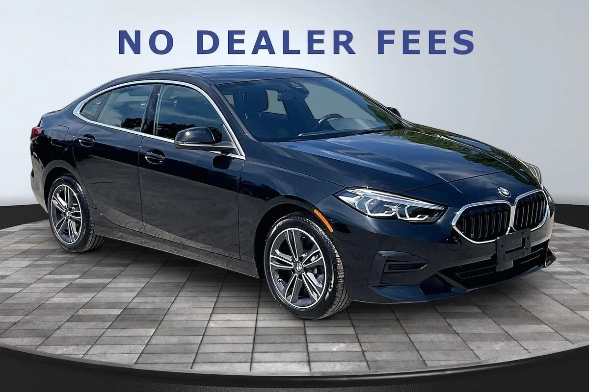Used 2024  BMW xDrive image 3