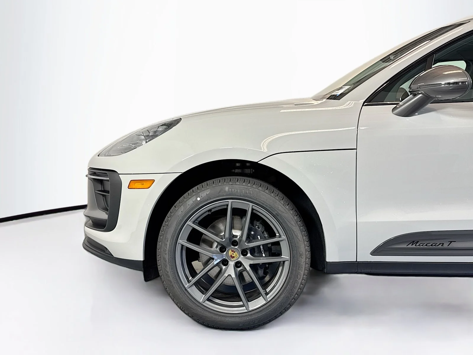 Used 2026 Chalk Porsche T image 28