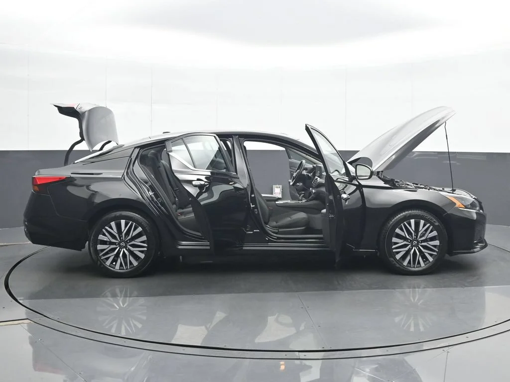 Used 2024 Black Nissan 2.5 SV image 36