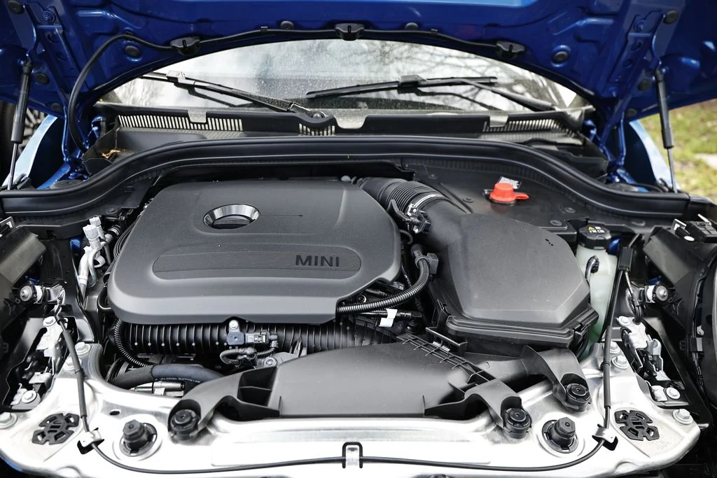 New 2026 Blue Metallic MINI Iconic image 27