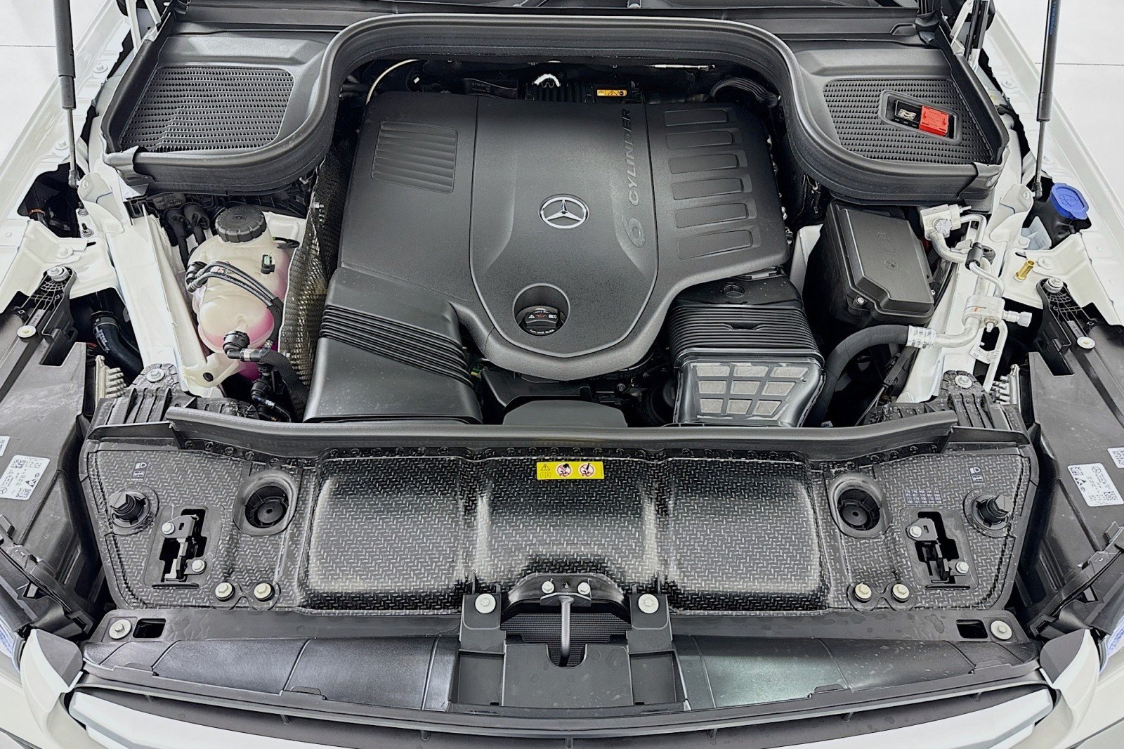 New 2026 Polar White Mercedes-Benz GLS 450 4MATIC® SUV image 11