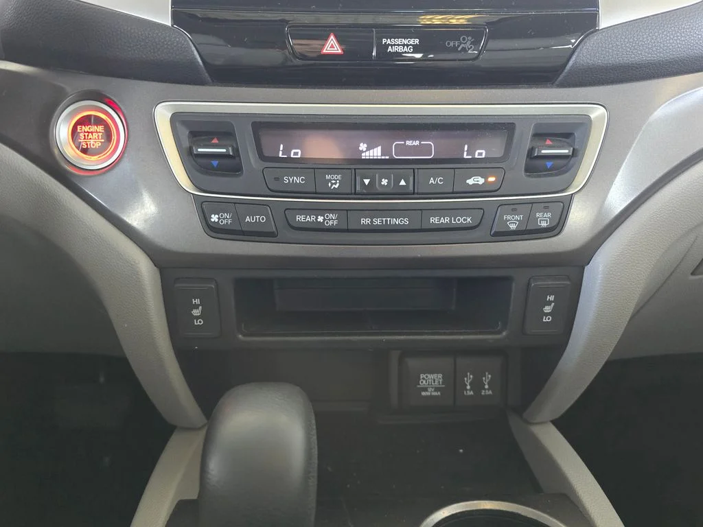 Used 2016 Silver Honda EX-L image 50